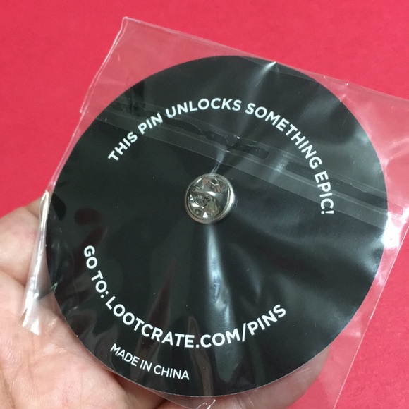 🖤NEW💕2016 SPEED LOOT YEAR TIRE pin - Picture 4 of 4